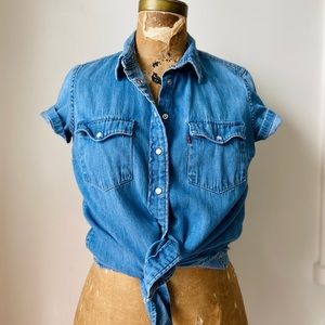 Vintage Levi’s western denim button-up (Small)